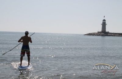 (EN) Alanya’da sup sörfü eğitimi