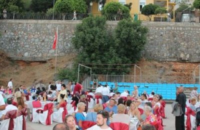 Barış için iftar