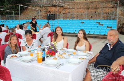 Barış için iftar