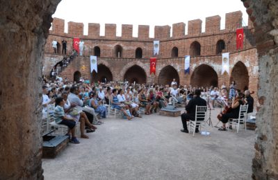 Alanya’da Tarihi Kızılkule’de Müzik Ziyafeti