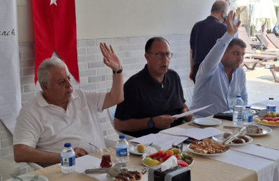 (Turkish) Kleopatra Otelciler Derneği’nde Şevki Taç Dönemi